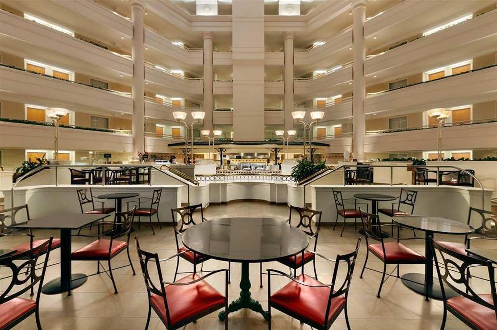 Embassy Suites By Hilton Washington Dc Chevy Chase Pavilion Restoran fotoğraf