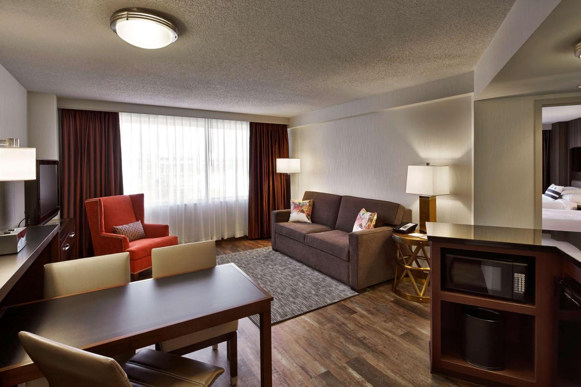 Embassy Suites By Hilton Washington Dc Chevy Chase Pavilion Dış mekan fotoğraf