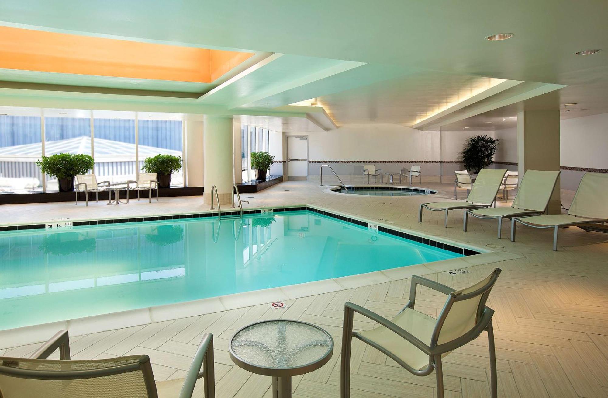 Embassy Suites By Hilton Washington Dc Chevy Chase Pavilion Konforlar fotoğraf