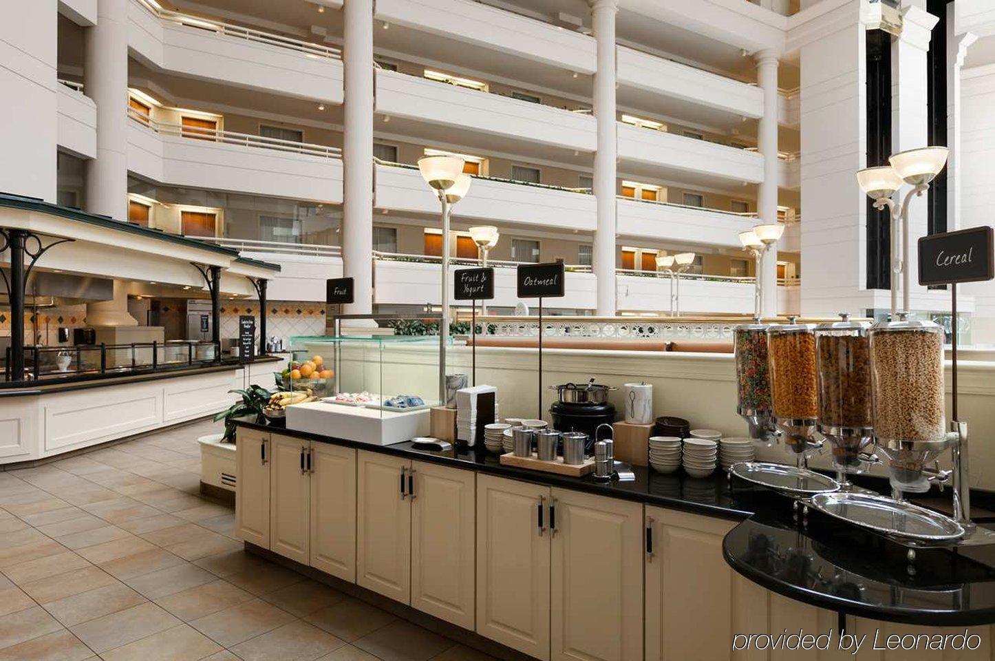 Embassy Suites By Hilton Washington Dc Chevy Chase Pavilion Restoran fotoğraf