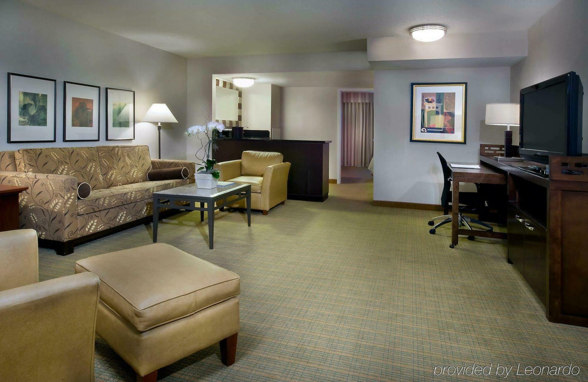 Embassy Suites By Hilton Washington Dc Chevy Chase Pavilion Dış mekan fotoğraf