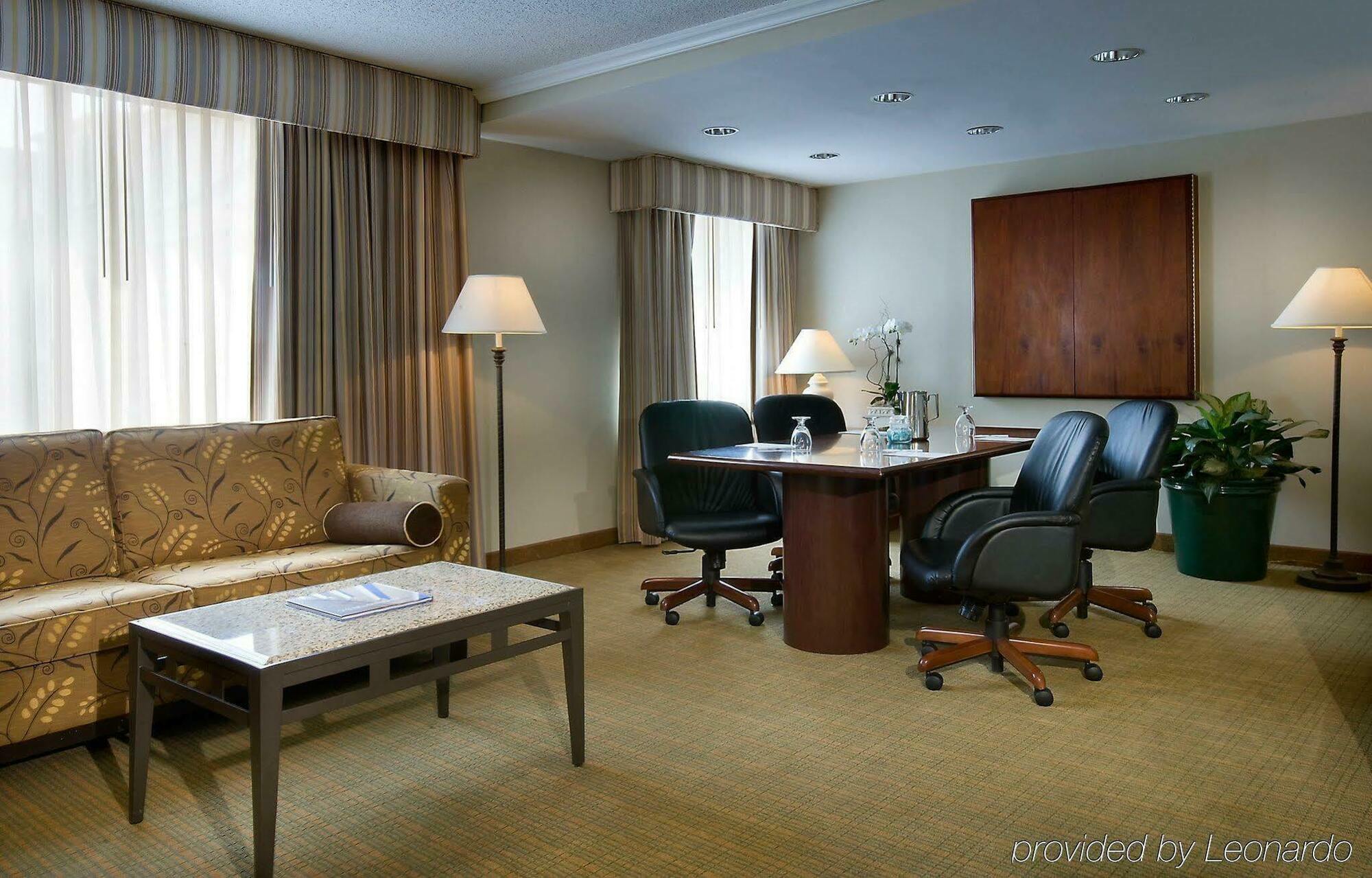 Embassy Suites By Hilton Washington Dc Chevy Chase Pavilion Dış mekan fotoğraf